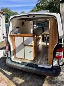 Rangement pratique van