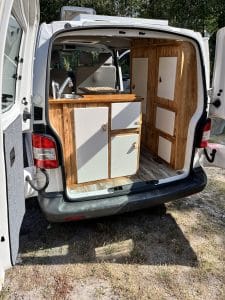 Rangement pratique van